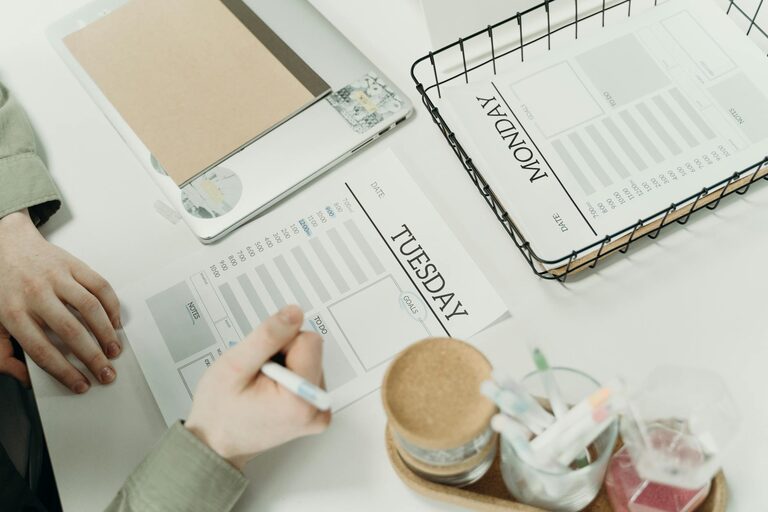 Poradnik: Jak efektywnie planować swój czas i zwiększyć produktywność